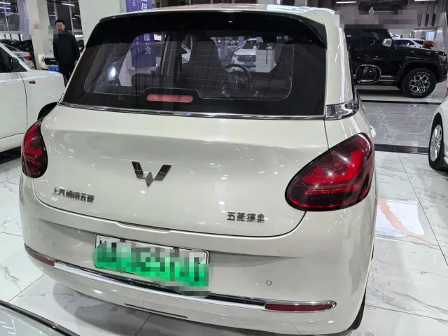 Wuling Bingo — Фото автомобиля 6