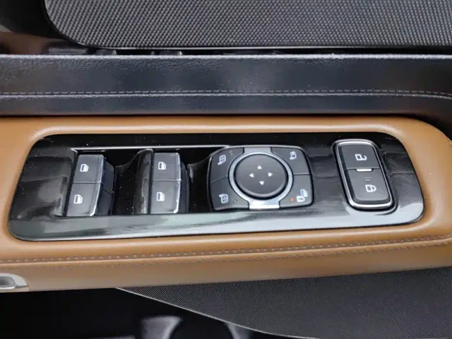 Lincoln Aviator — Фото автомобиля 9