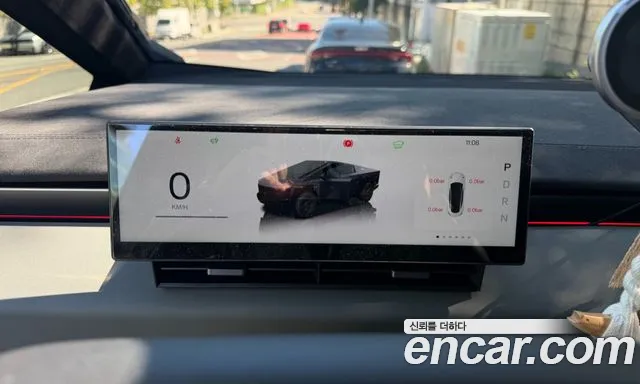 Tesla Cybertruck — Фото автомобиля 9