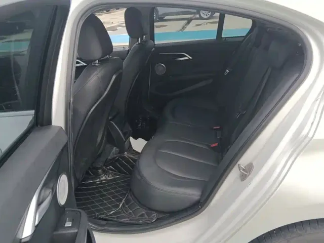 BMW 1 Series — Фото автомобиля 16