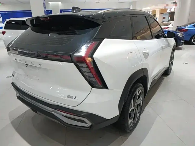Geely Boyue L — Фото автомобиля 6