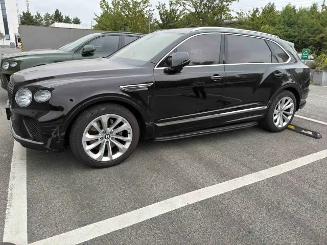 Bentley Bentayga — Фото автомобиля 10
