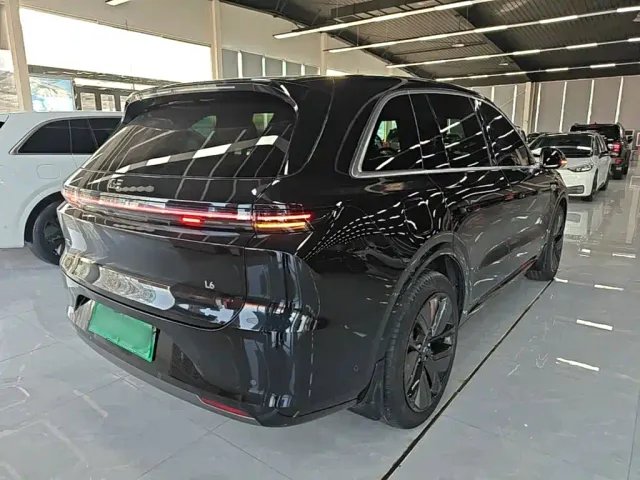 Li Auto L6 — Фото автомобиля 6