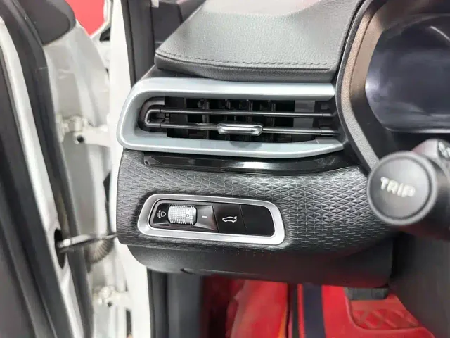 Geely Emgrand — Фото автомобиля 16