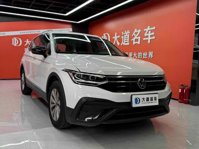 Volkswagen Tiguan L — Фото автомобиля 3