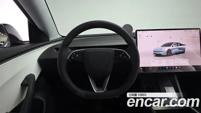 Tesla Model 3 — Фото автомобиля 19
