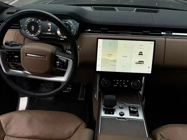 Land Rover Range Rover 2023 3.0 L6 360PS Golden Age Edition — Фото автомобиля 6