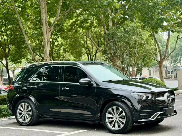 Mercedes-Benz GLE-Class — Фото автомобиля 3