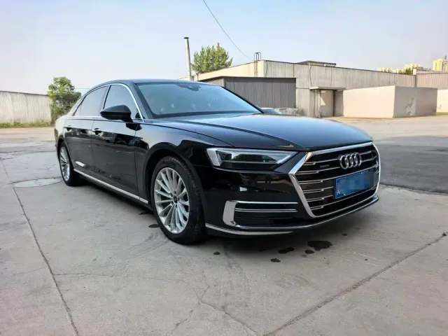 Audi A8 — Фото автомобиля 3