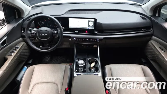 Kia Carnival Generation 4 — Фото автомобиля 10