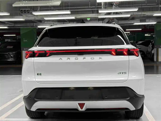 Arcfox Alpha T5 — Фото автомобиля 5