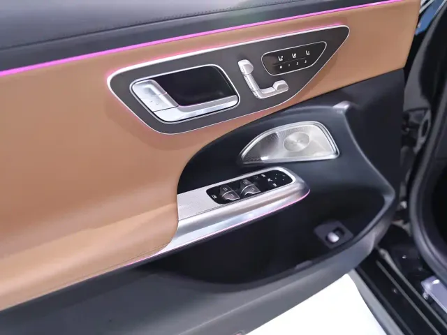 Mercedes-Benz E-Class — Фото автомобиля 24