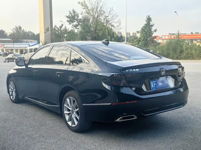 Honda Accord — Фото автомобиля 6