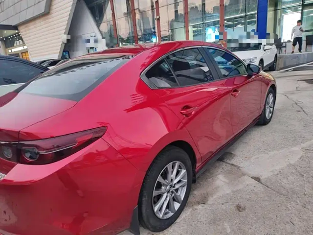 Mazda Axela — Фото автомобиля 6