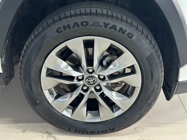 Toyota Wildlander — Фото автомобиля 9