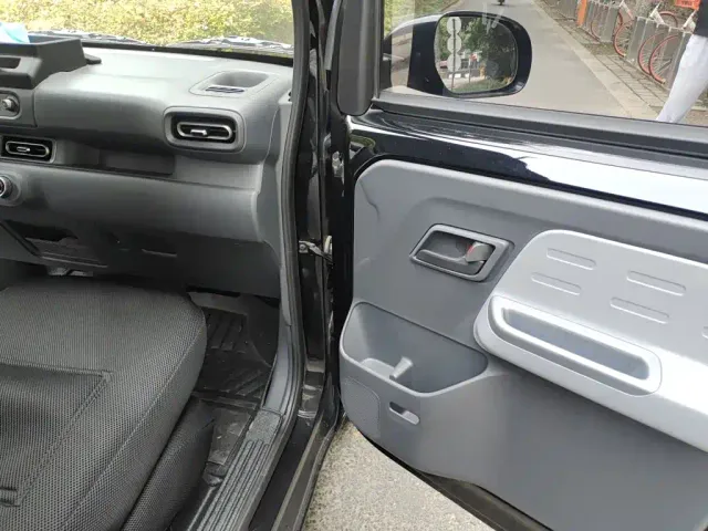 Wuling Zhiguang NEV — Фото автомобиля 19