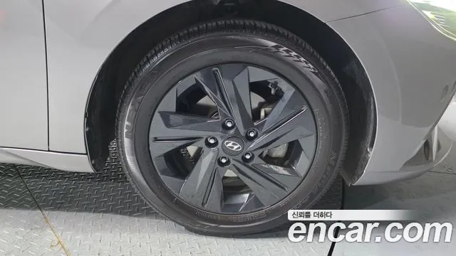 Hyundai AVANTE Avante (CN7) — Фото автомобиля 5