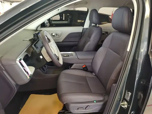 Leapmotor B10 — Фото автомобиля 14