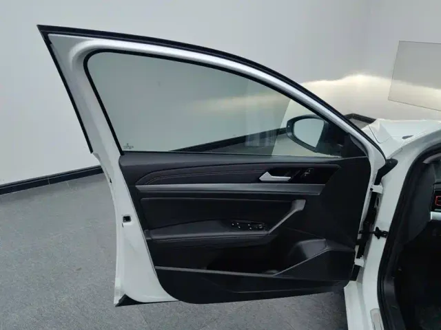 Volkswagen Lavida — Фото автомобиля 7