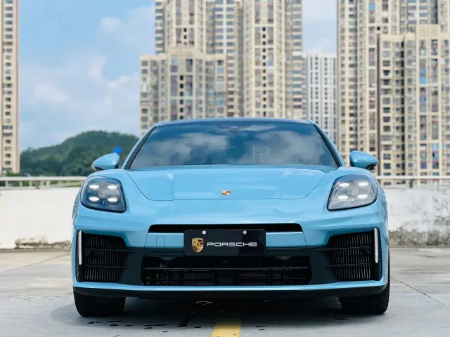 Porsche Panamera — Фото автомобиля 2