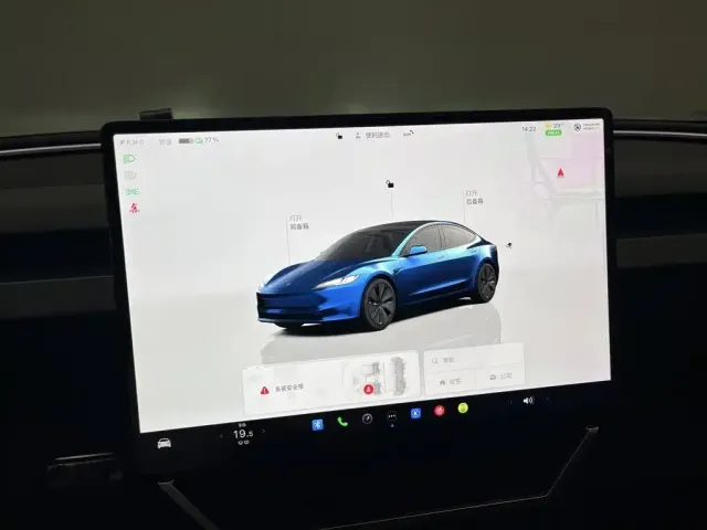 Tesla Model 3 — Фото автомобиля 23