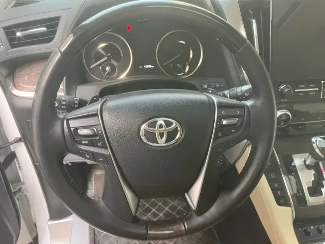 Toyota Vellfire — Фото автомобиля 15
