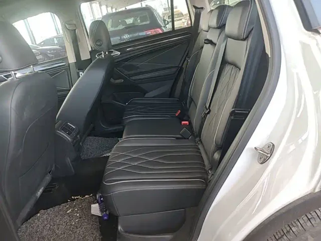 Volkswagen Tiguan L — Фото автомобиля 16