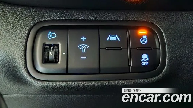 Hyundai Venue — Фото автомобиля 10