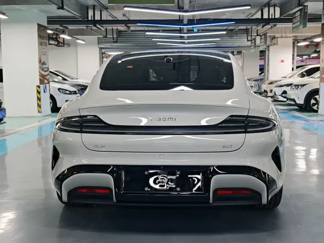 Xiaomi SU7 — Фото автомобиля 17