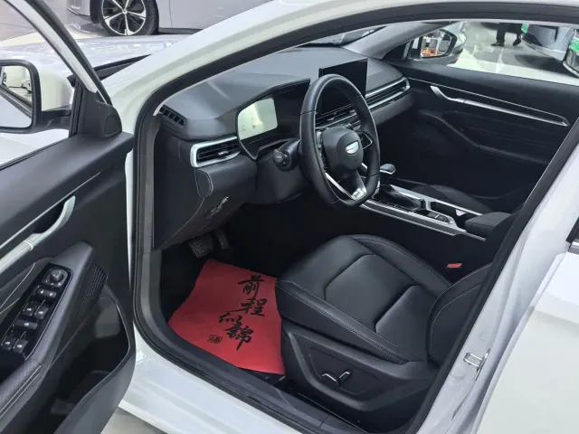 Geely Emgrand — Фото автомобиля 6