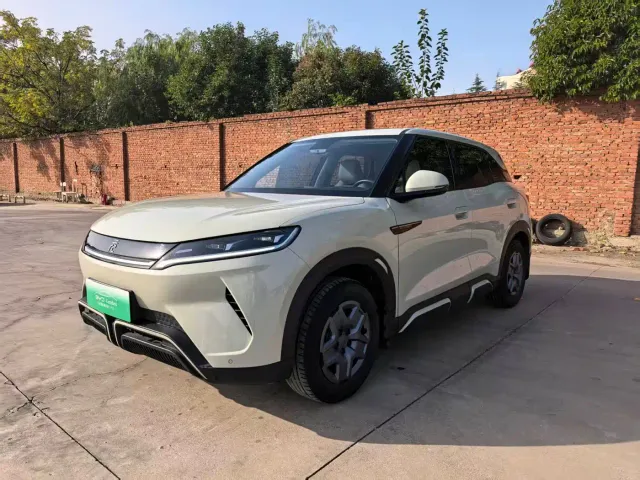 Фотография автомобиля — BYD Yuan UP