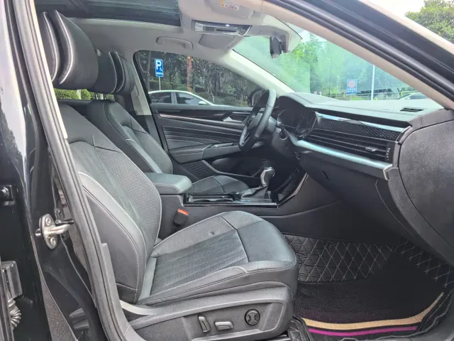Volkswagen Passat — Фото автомобиля 12