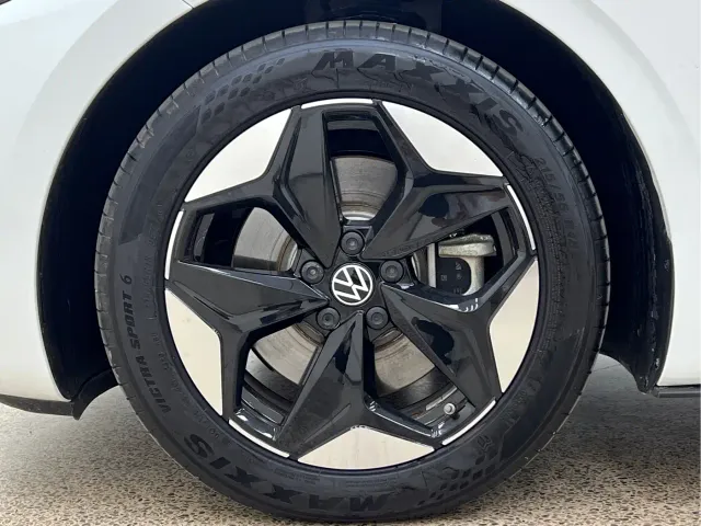 Volkswagen ID.3 — Фото автомобиля 10