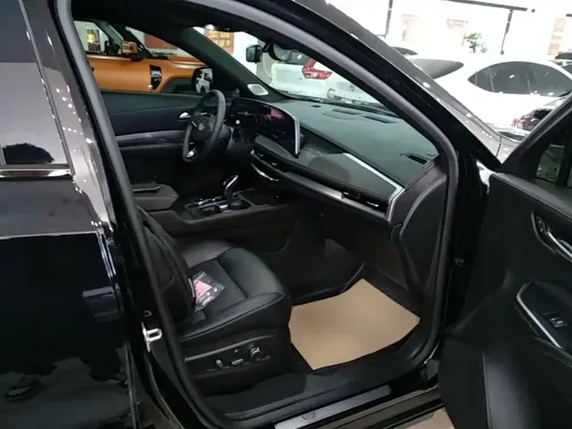 Cadillac XT4 — Фото автомобиля 24