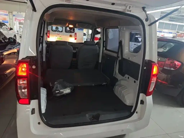 Wuling Zhiguang NEV — Фото автомобиля 14