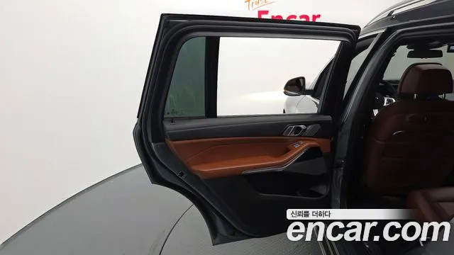 BMW X7 — Фото автомобиля 19