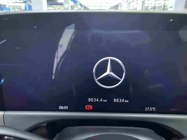 Mercedes-Benz E-Class — Фото автомобиля 12