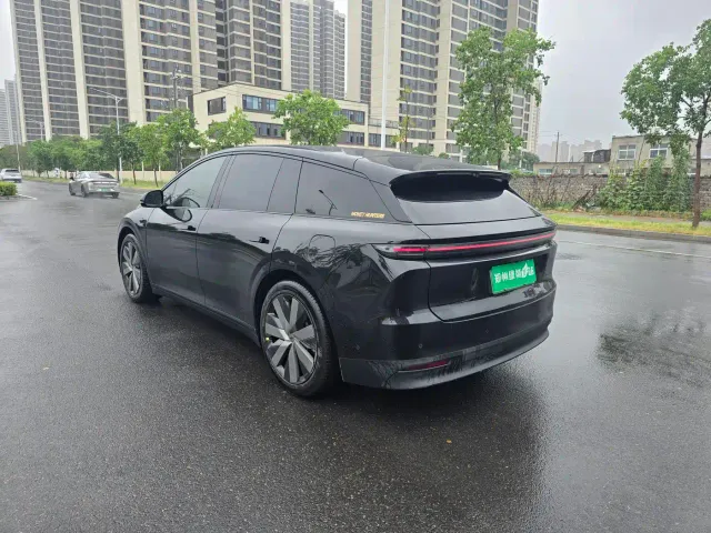 Li Auto i6 — Фото автомобиля 9
