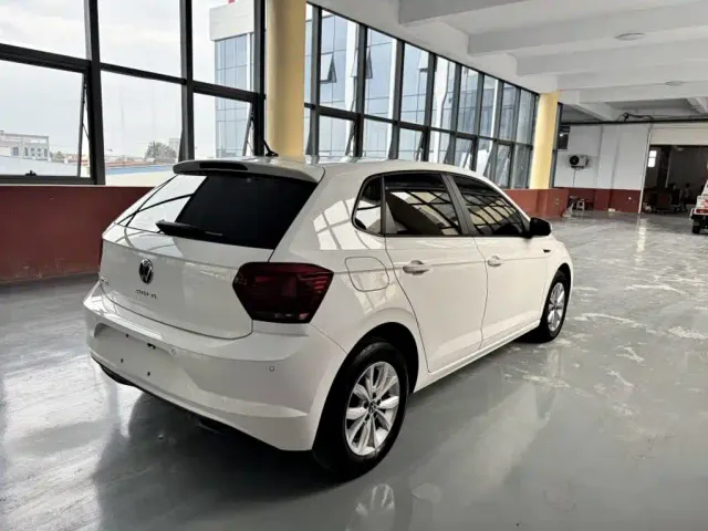 Volkswagen Polo — Фото автомобиля 4