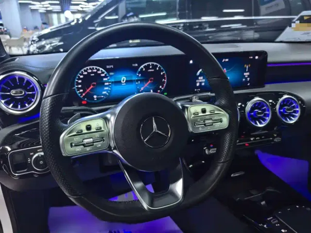 Mercedes-Benz A-Class — Фото автомобиля 11