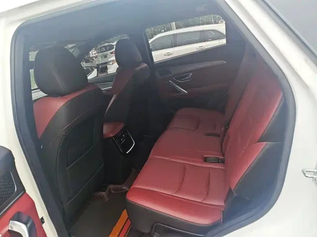 Jetour Jetour X70 PLUS 2023 1.5T DCT Self-Strengthening PRO 5-Seater — Фото автомобиля 9