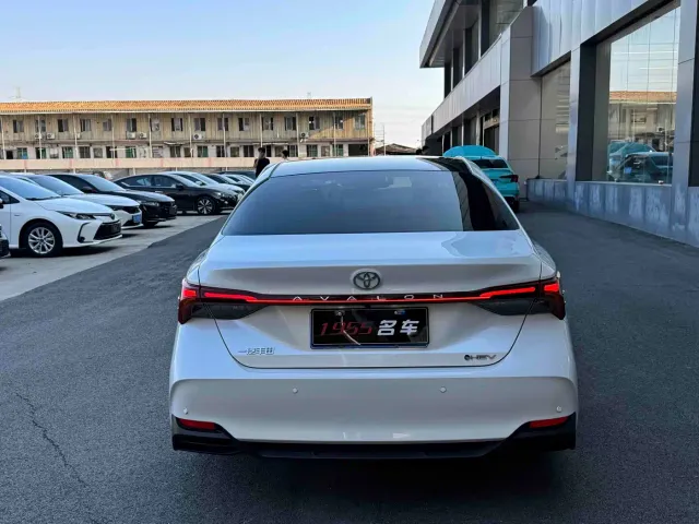 Toyota Avalon — Фото автомобиля 8