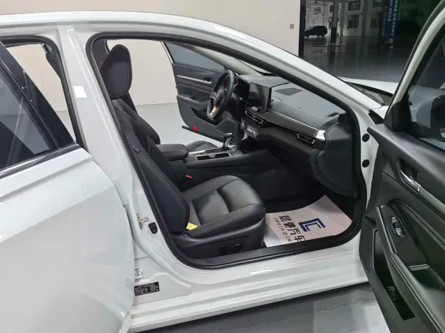 Nissan Teana — Фото автомобиля 13