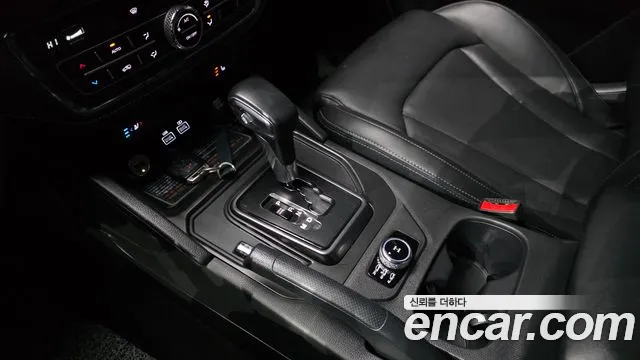 KG_Mobility_Ssangyong Rexton Новый Rexton Sport Khan Дизель 2.2 4WD — Фото автомобиля 9