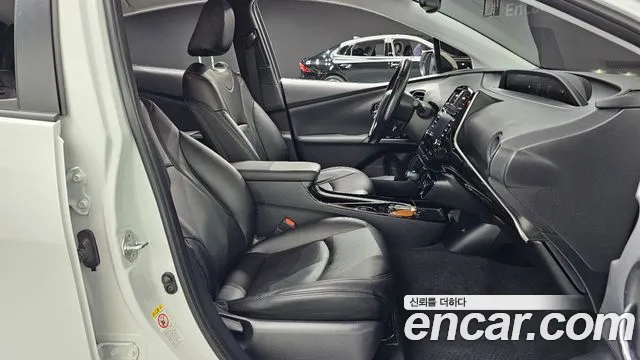 Toyota Prius — Фото автомобиля 11