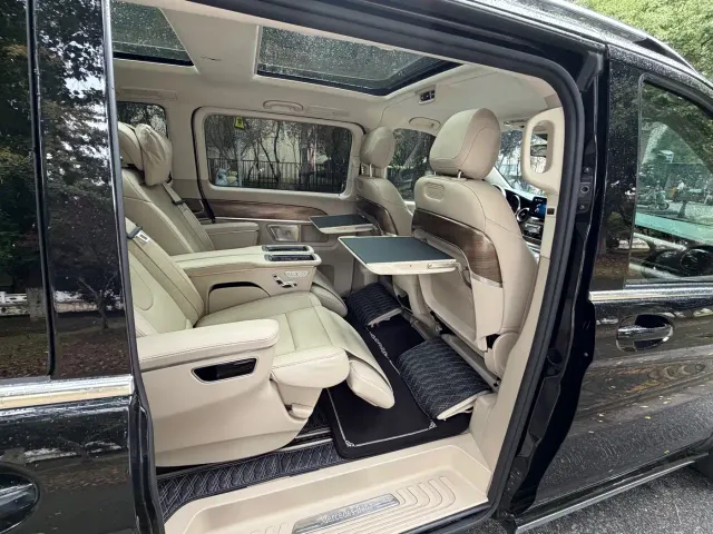 Mercedes-Benz V-Class — Фото автомобиля 18