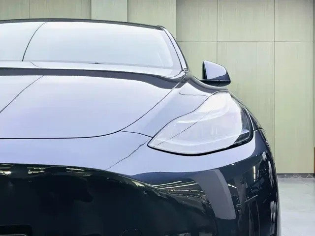 Tesla Model Y — Фото автомобиля 7