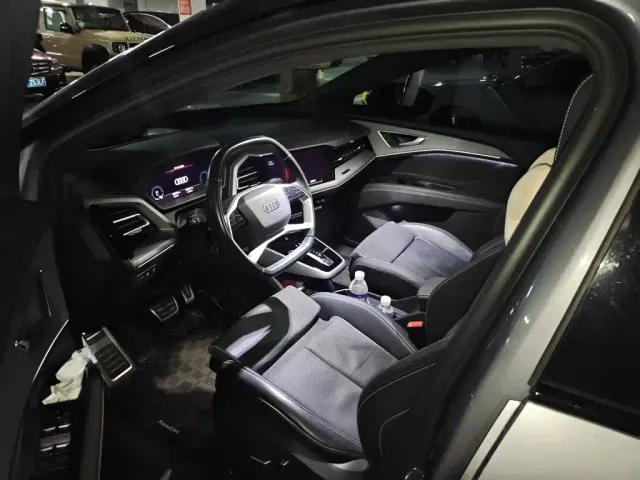Audi Q5 e-tron — Фото автомобиля 13