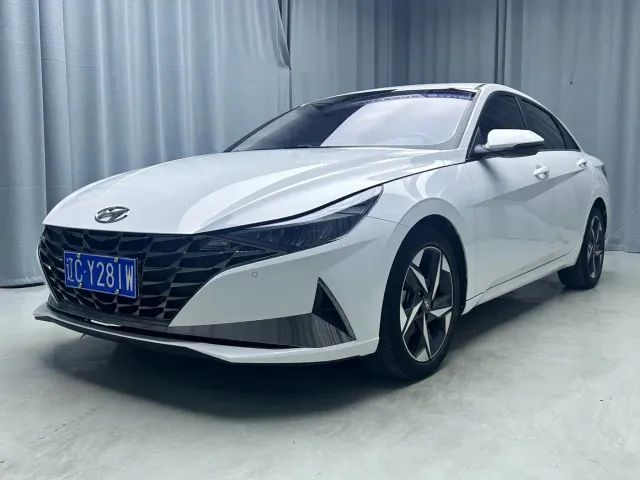 Фотография автомобиля — Hyundai Elantra