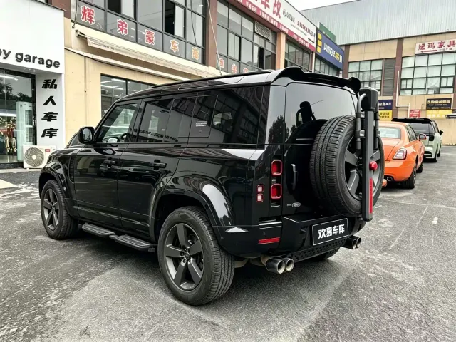 Land Rover Defender — Фото автомобиля 4